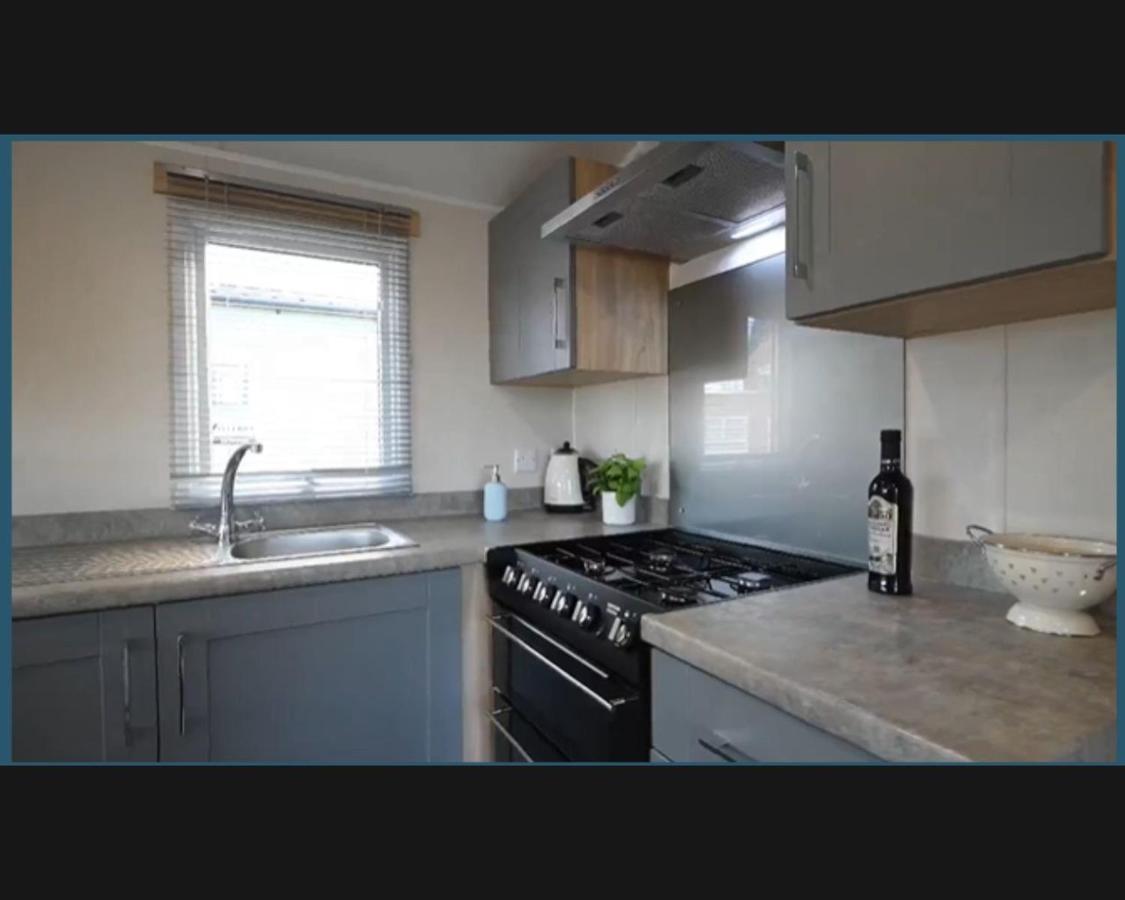 Exotic 3-Bed Caravan At Newquay Holiday Park Villa Exterior foto